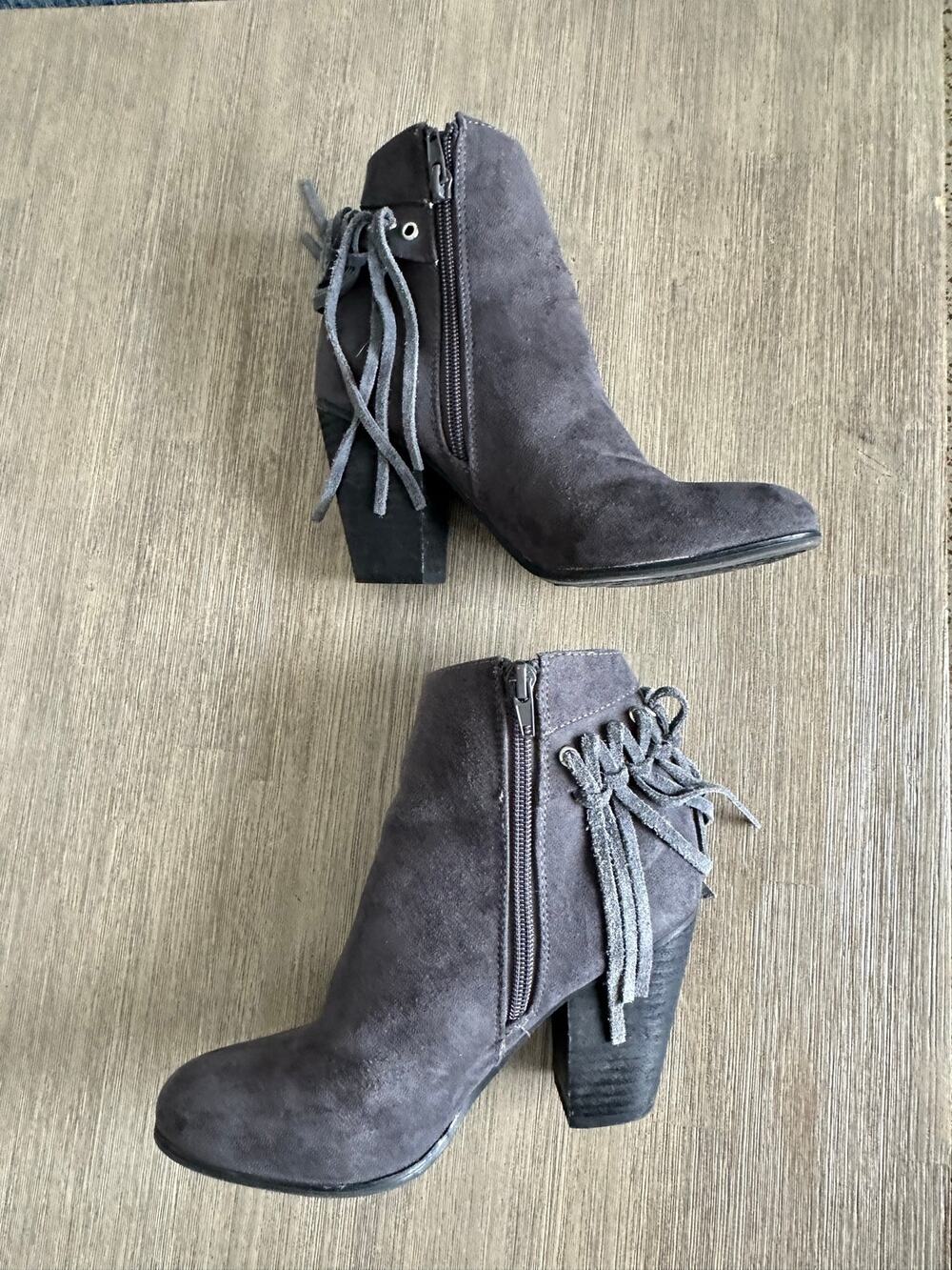 Carlos By Carlos Santana Grey Twilight Fringe Heel ankle Booties Size 6